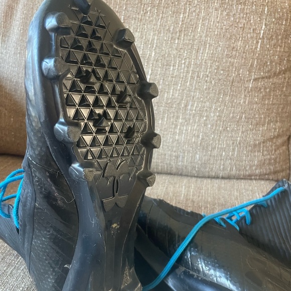Under Armour cleats, size 11.5 - football or lacrosse. Plenty of life left! - Picture 2 of 6